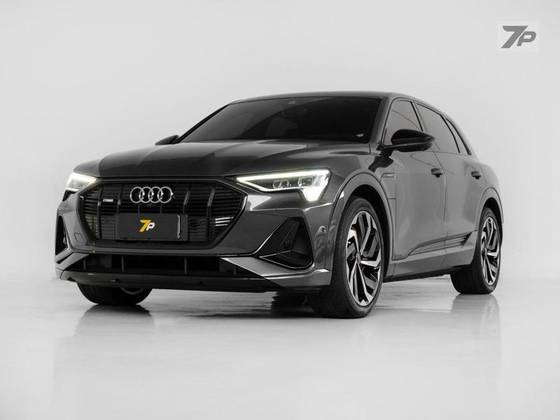 AUDI E-TRON ELÉTRICO PERFORMANCE BLACK QUATTRO